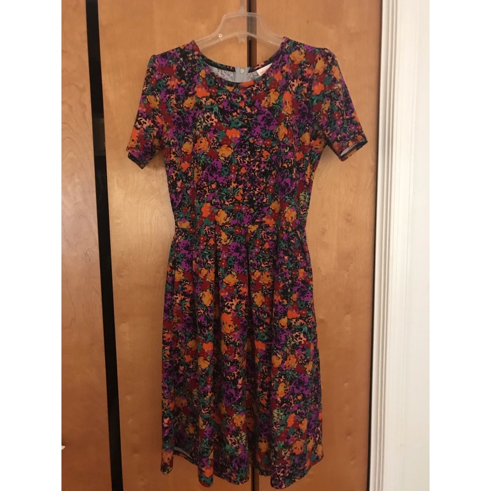 LuLaRoe L Amelia